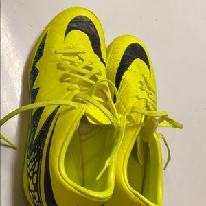 Hyper venom 2 indoors size 10